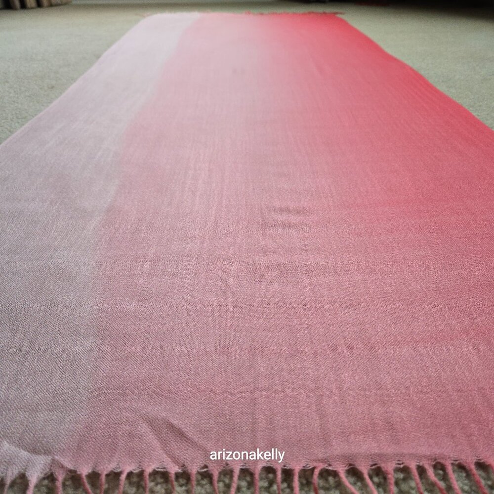 NWOT Cashmina Scarf Gradient Pink Ombre Italy - Picture 7 of 10